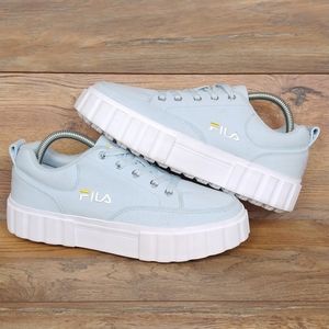 fila white platform